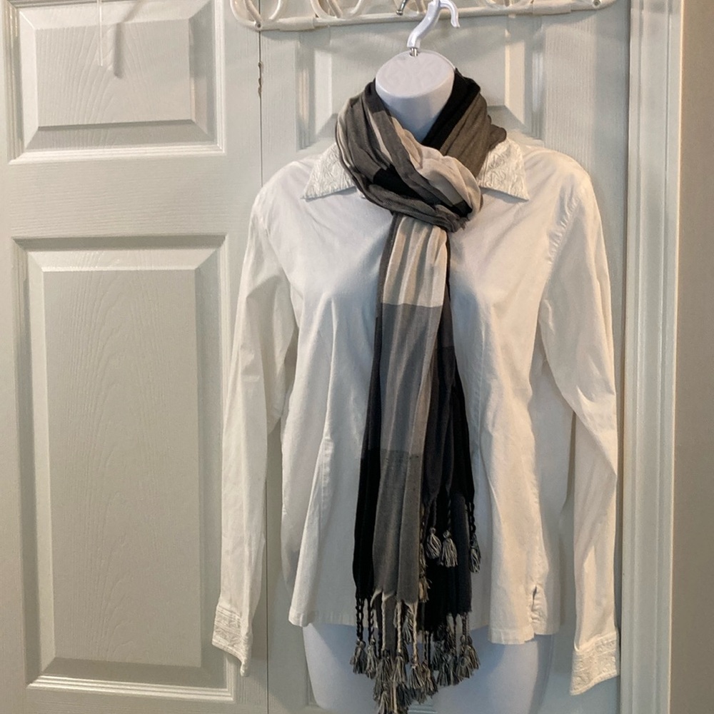 Scarf - Black, White, Gray - Pre-owned - Very Good Condition